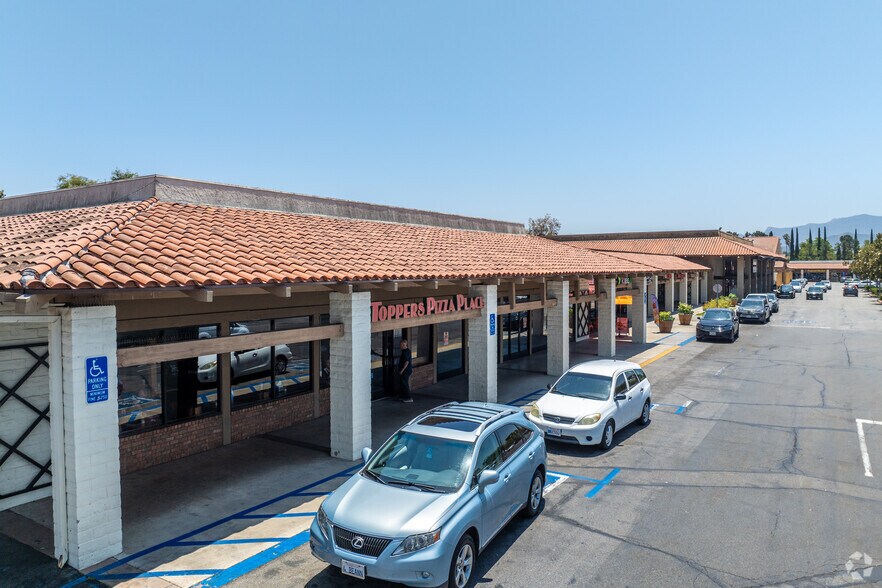 1336-1416 N Moorpark Rd, Thousand Oaks, CA à vendre - Photo de l’immeuble – Image 2 sur 5