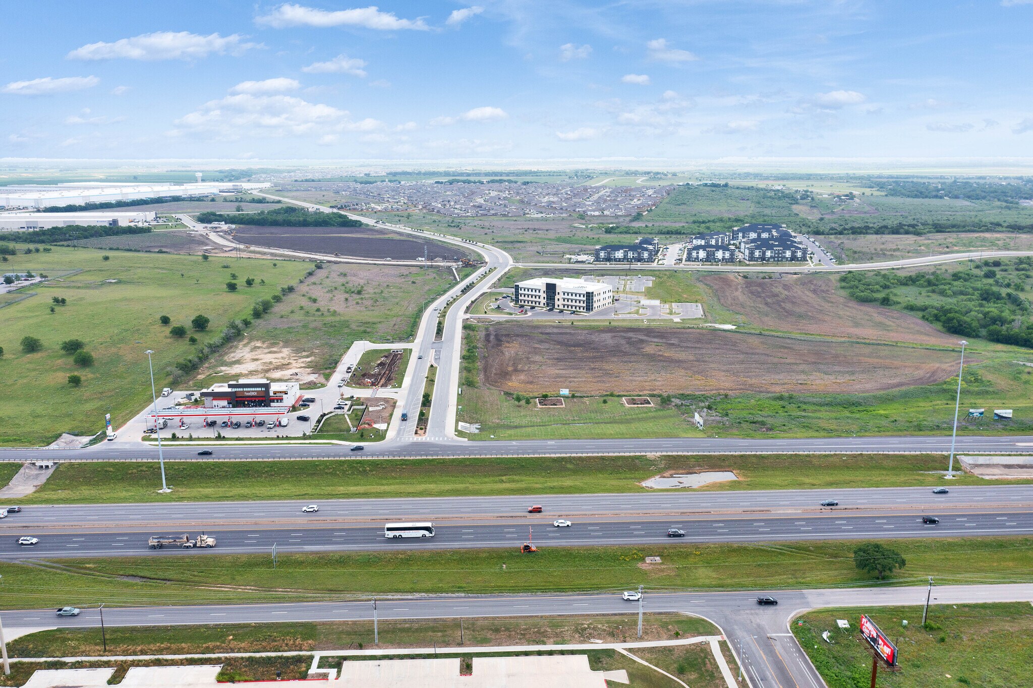 IH 35, San Marcos, TX à vendre Photo principale– Image 1 sur 7