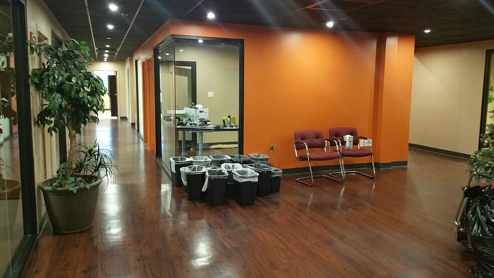 217 N Westmonte Dr, Altamonte Springs, FL à louer - Photo intérieure – Image 3 sur 13