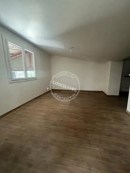 Industriel/Logistique dans Saint-Alban à louer - Photo intérieure – Image 3 sur 5