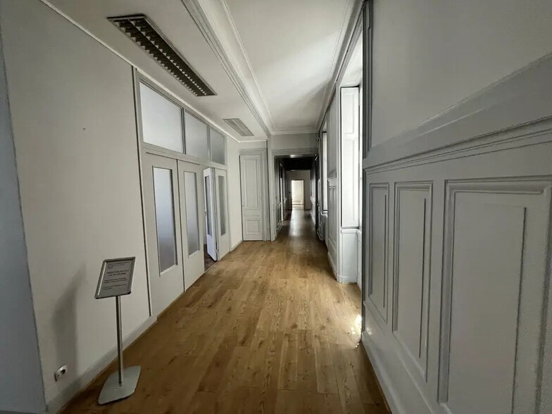 Bureau dans Lyon à vendre - Photo de l’immeuble – Image 3 sur 9