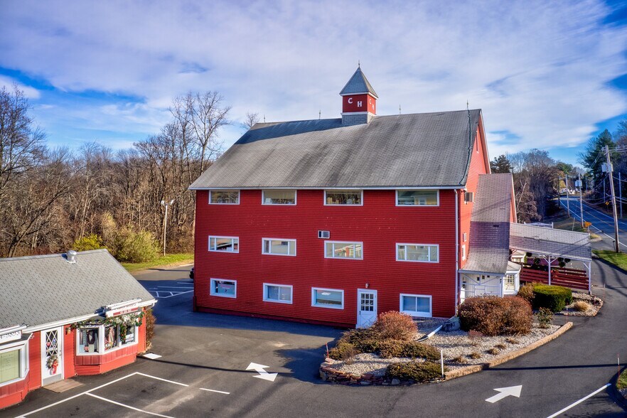 185 W State St, Granby, MA à louer - Photo de l’immeuble – Image 3 sur 6