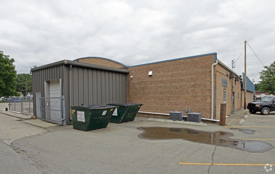 730 Madison Ave, Fort Atkinson, WI à louer - Photo de l’immeuble – Image 2 sur 8