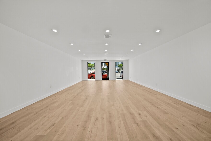 11488 Burbank Blvd, North Hollywood, CA à vendre - Photo de l’immeuble – Image 2 sur 41