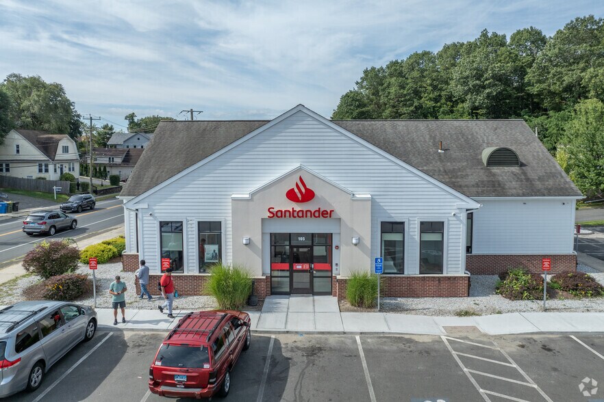 105 Meriden Rd, Waterbury, CT à vendre - Photo de l’immeuble – Image 2 sur 5