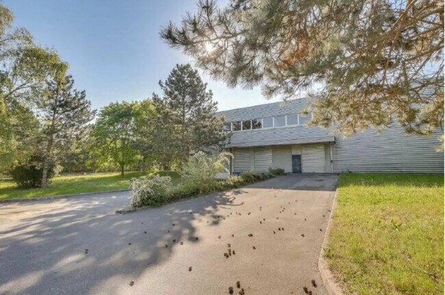 Plus de détails pour 12 Rue Du Plessis Briard, Évry-Courcouronnes - Bureau, Industriel/Logistique à louer