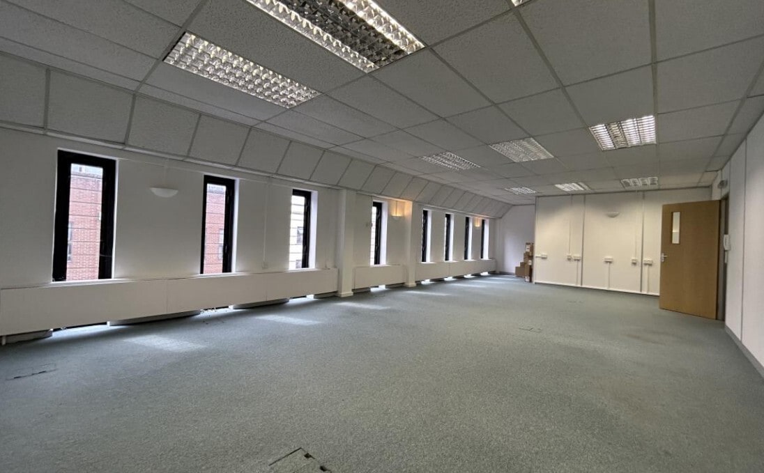 1 High St, Taunton à louer Photo intérieure– Image 1 sur 9