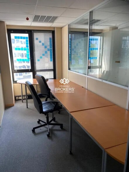 Bureau dans Grenoble à vendre - Photo de l’immeuble – Image 2 sur 9