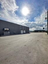 7441-7571 NW 78th St, Medley, FL à louer Photo de l’immeuble– Image 2 sur 11