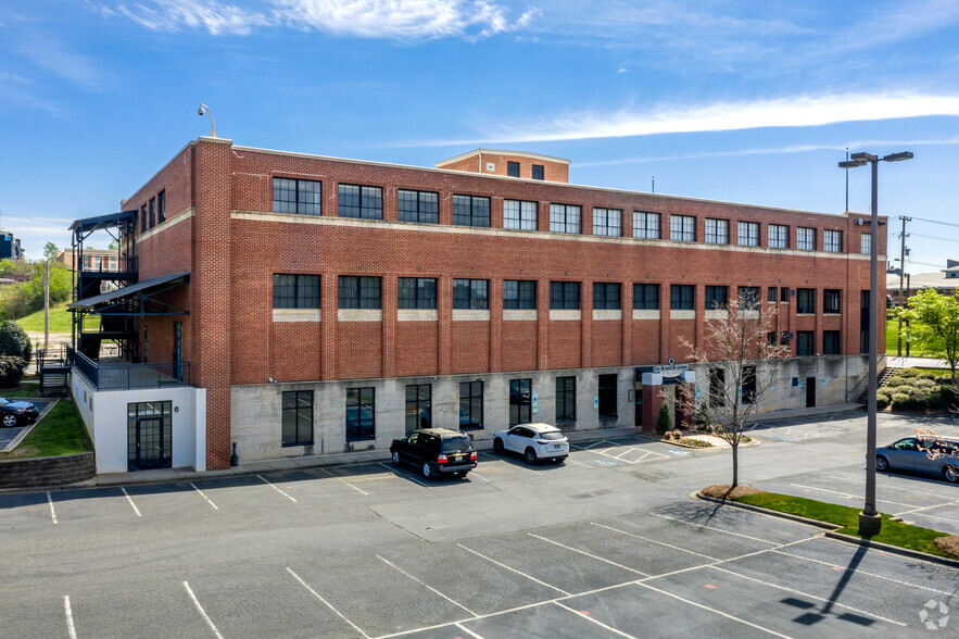 1000 W Morehead St, Charlotte, NC à louer - Photo de l’immeuble – Image 3 sur 12