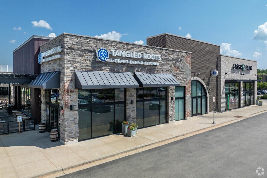 899-913 N Milwaukee Ave, Vernon Hills, IL à louer - Photo de l’immeuble – Image 2 sur 10