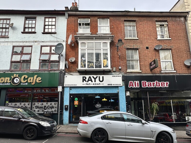 32-32A Wellington St, Luton à vendre - Photo de l’immeuble – Image 1 sur 2