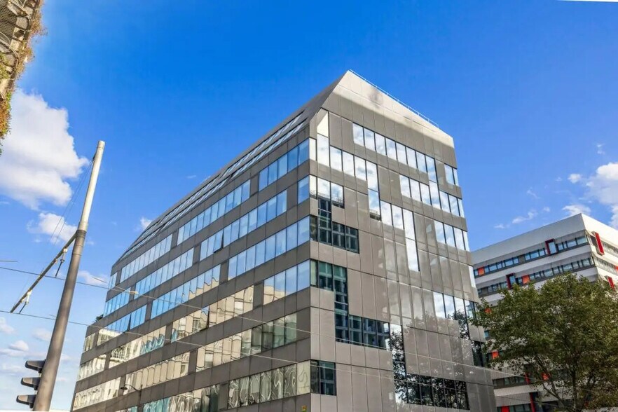 2-8 Rue Albert Einstein, Paris à louer - Photo de l’immeuble – Image 1 sur 10