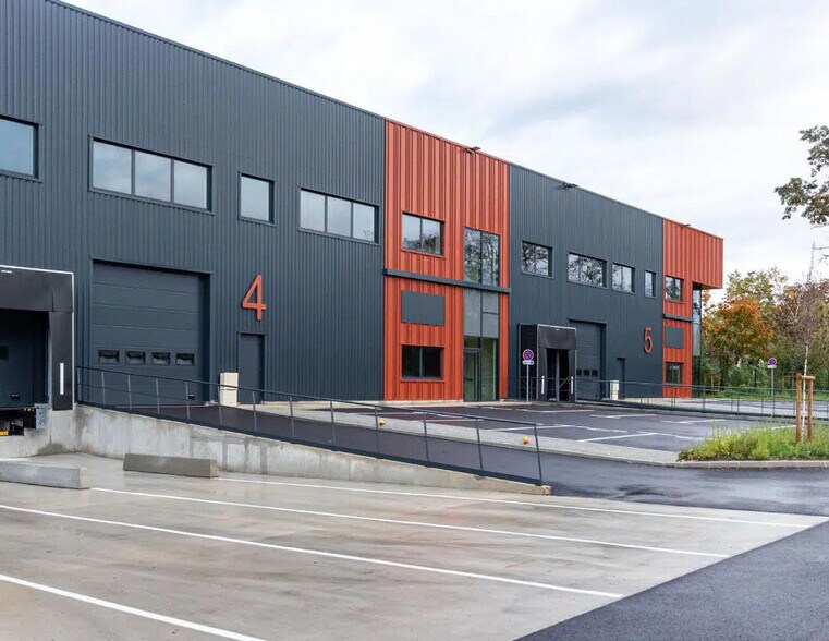 Industriel/Logistique dans SAINT-OUEN-L'AUMONE à louer - Photo de l’immeuble – Image 1 sur 10