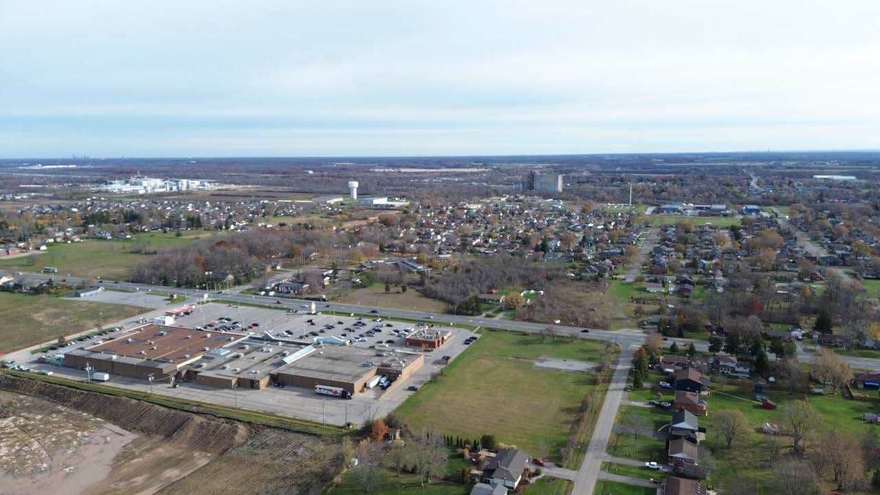 135 Coronation Dr, Port Colborne, ON à vendre Photo principale– Image 1 sur 3