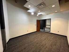 190 N Union St, Akron, OH à louer Photo intérieure– Image 2 sur 5
