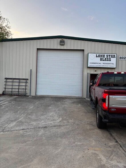 802 S WS Young Dr, Killeen, TX à louer - Photo de l’immeuble – Image 2 sur 7