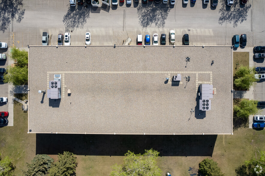 720 28th St NE, Calgary, AB à louer - Aérien – Image 2 sur 5
