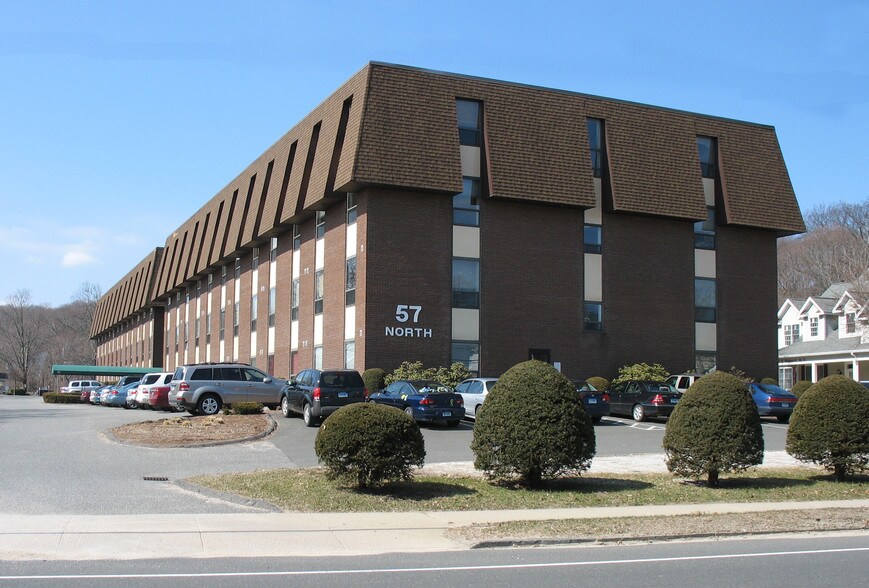 57 North St, Danbury, CT à vendre - Photo de l’immeuble – Image 2 sur 9