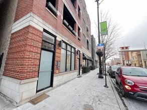 1443 W Belmont Ave, Chicago, IL à vendre Photo intérieure– Image 2 sur 26