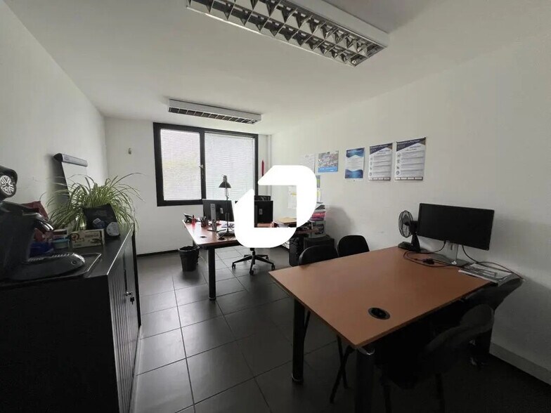 Bureau dans Fretin à louer - Photo de l’immeuble – Image 2 sur 10