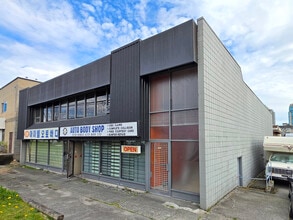 7240-7244 Gilley Av, Burnaby, BC à louer Photo intérieure– Image 1 sur 2