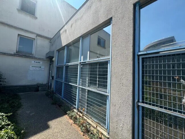 Plus de détails pour 55 Rue Charles Frérot, Gentilly - Local commercial à vendre