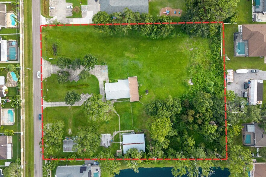 15402 Casey Rd, Tampa, FL à vendre - Photo de l’immeuble – Image 2 sur 10