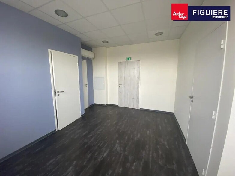 Bureau dans Istres à louer - Photo de l’immeuble – Image 3 sur 11