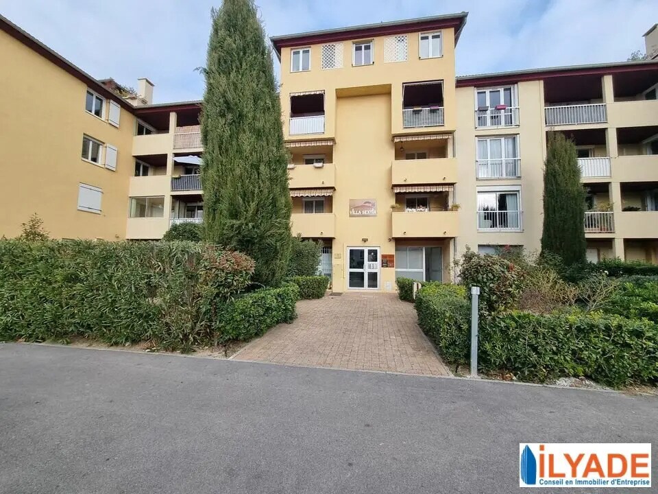 Rue Achille Emperaire, Aix-en-Provence à louer Photo de l’immeuble– Image 1 sur 9