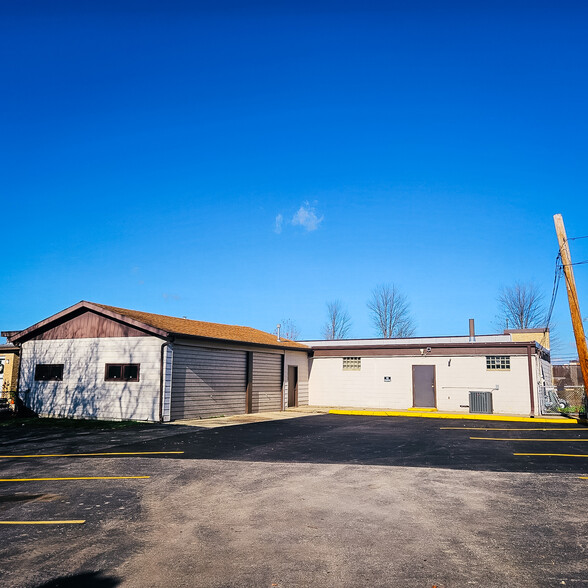 229-301 Rollins Rd, Round Lake Beach, IL à louer - Photo de l’immeuble – Image 3 sur 9