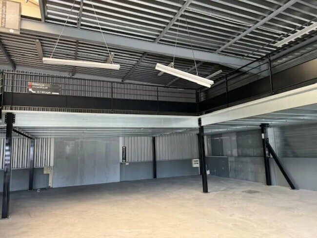 Plus de détails pour Industriel/Logistique à louer