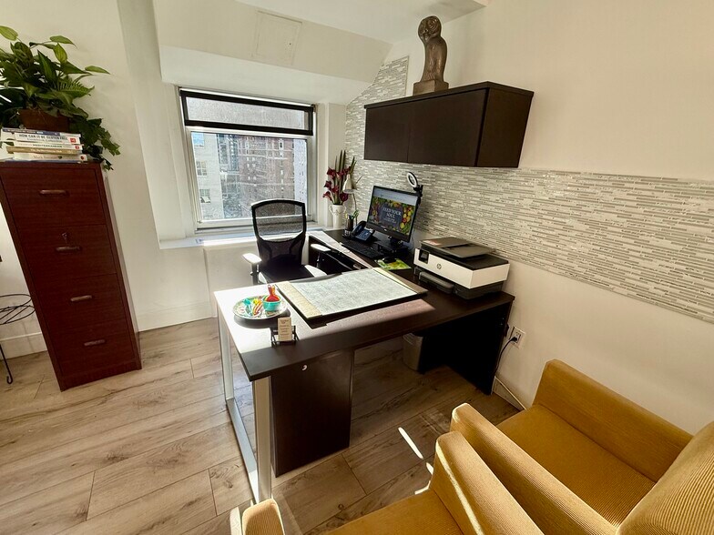 57 W 57th St, New York, NY à louer - Photo de l’immeuble – Image 1 sur 22