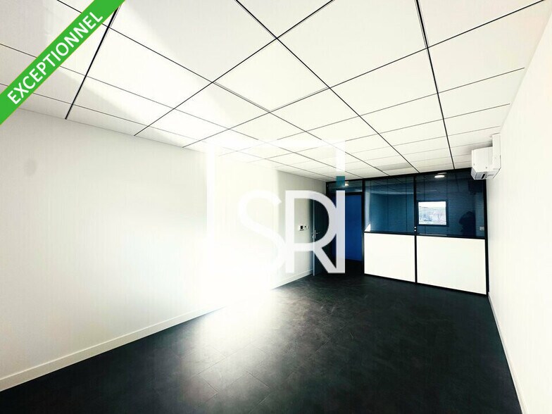 Bureau dans Pont-du-Château à vendre - Photo de l’immeuble – Image 3 sur 32