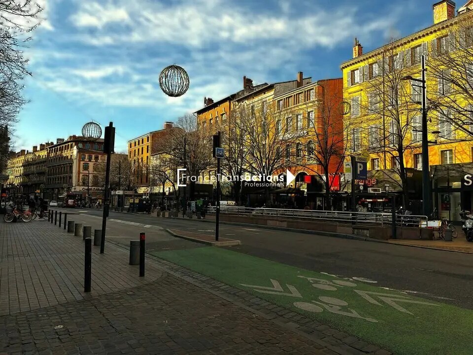 Local commercial dans Toulouse à louer Photo de l’immeuble– Image 1 sur 5