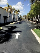 1011 NW 51st St, Fort Lauderdale, FL à louer Photo de l’immeuble– Image 1 sur 8