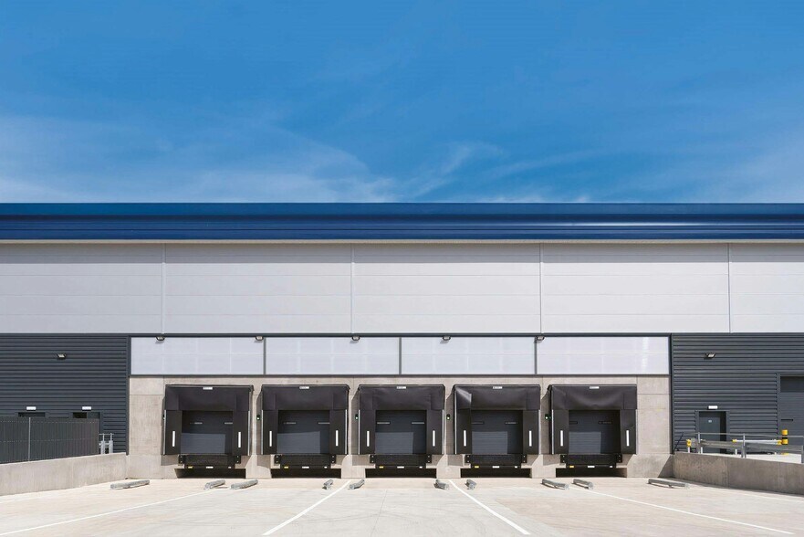 56 Factory Ln, Croydon à louer - Photo de l’immeuble – Image 3 sur 6