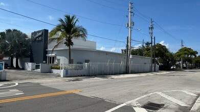 1785 NE Broad Cswy, North Miami Beach, FL à louer Photo de l’immeuble– Image 2 sur 23