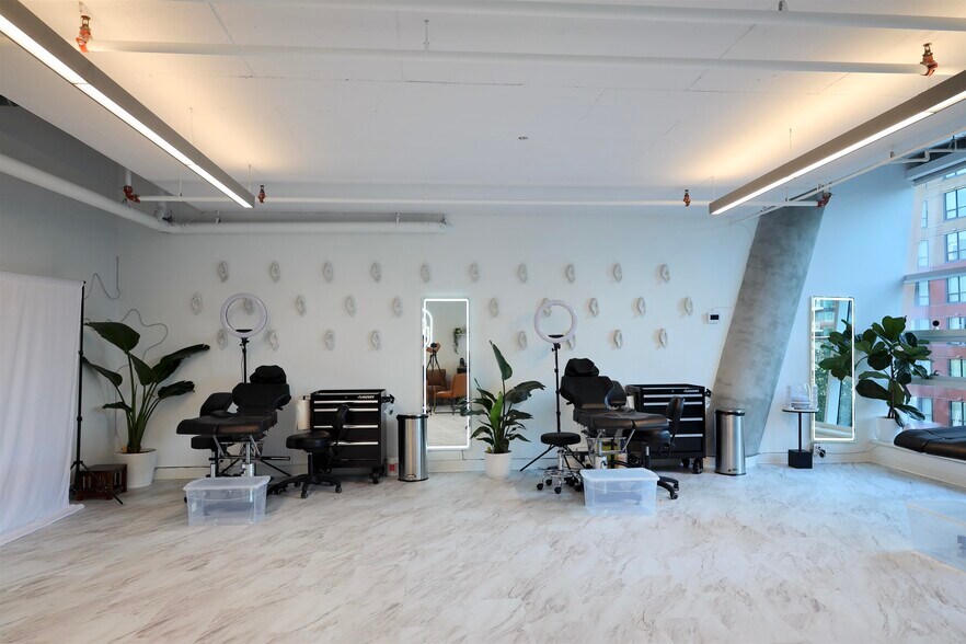 1281 Hornby St, Vancouver, BC à vendre - Photo de l’immeuble – Image 3 sur 47