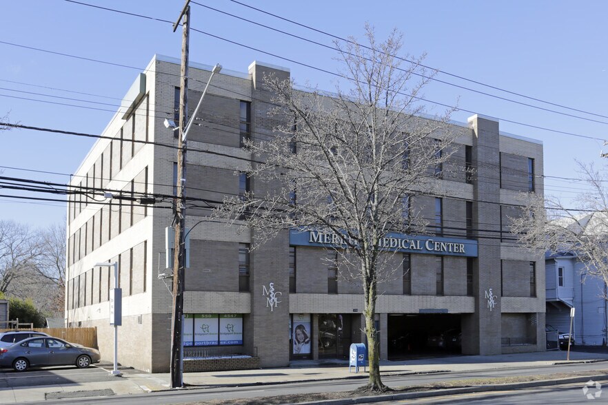 3715 Main St, Bridgeport, CT à vendre - Photo de l’immeuble – Image 3 sur 34