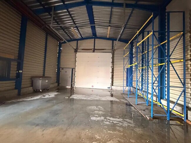 Plus de détails pour Industriel/Logistique à louer