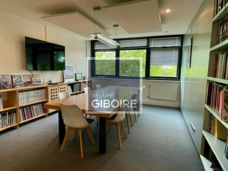 Bureau dans Rennes à vendre - Photo de l’immeuble – Image 2 sur 7