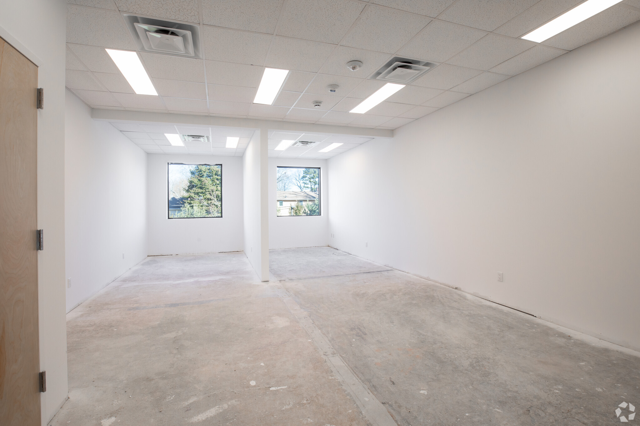 550-560 Smithtown Byp, Smithtown, NY à louer Photo intérieure– Image 1 sur 2
