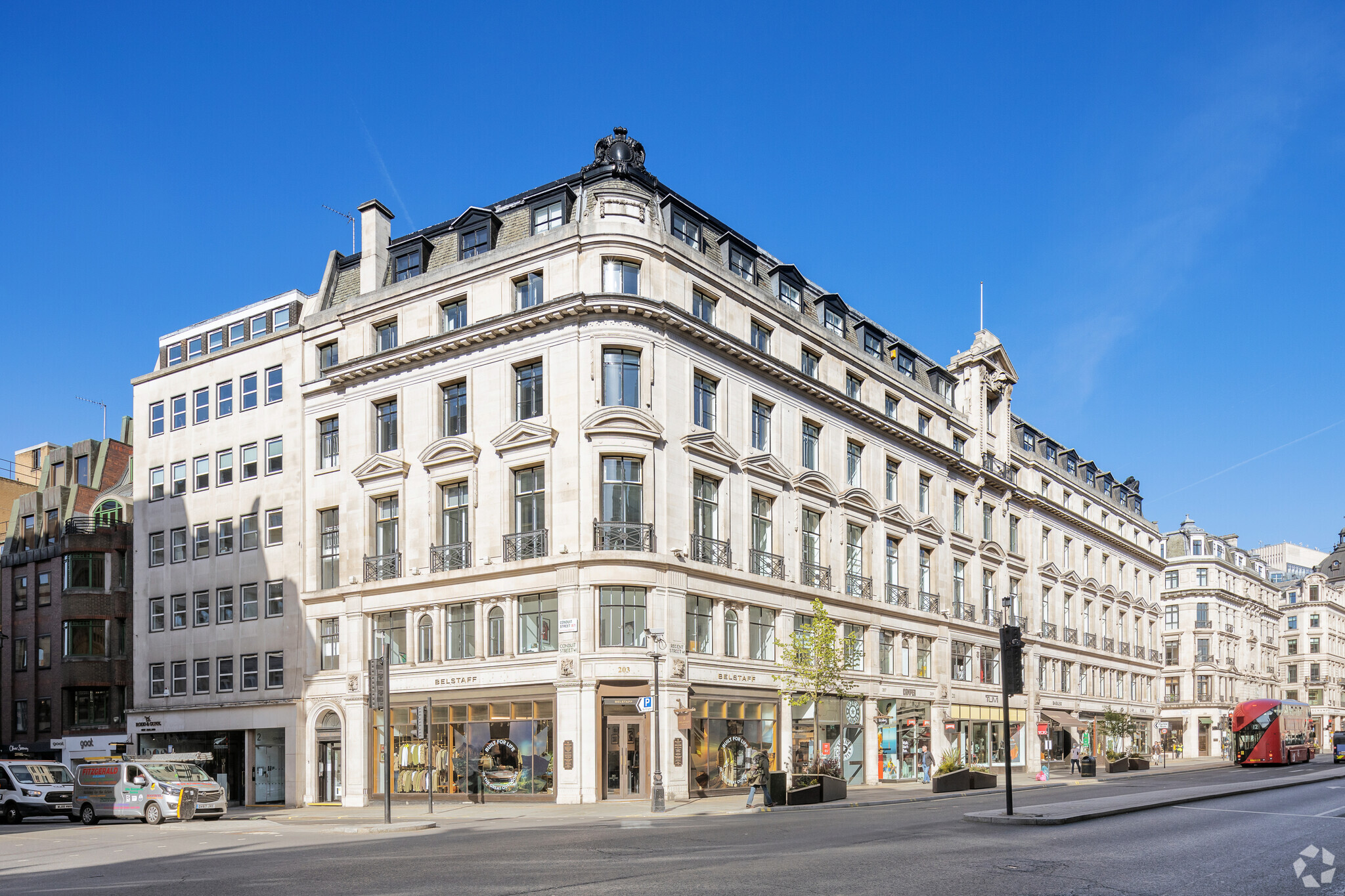 203-221 Regent St, Londres à louer Photo de l’immeuble– Image 1 sur 2