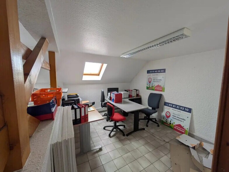 Bureau dans Miserey-Salines à louer - Photo de l’immeuble – Image 2 sur 11