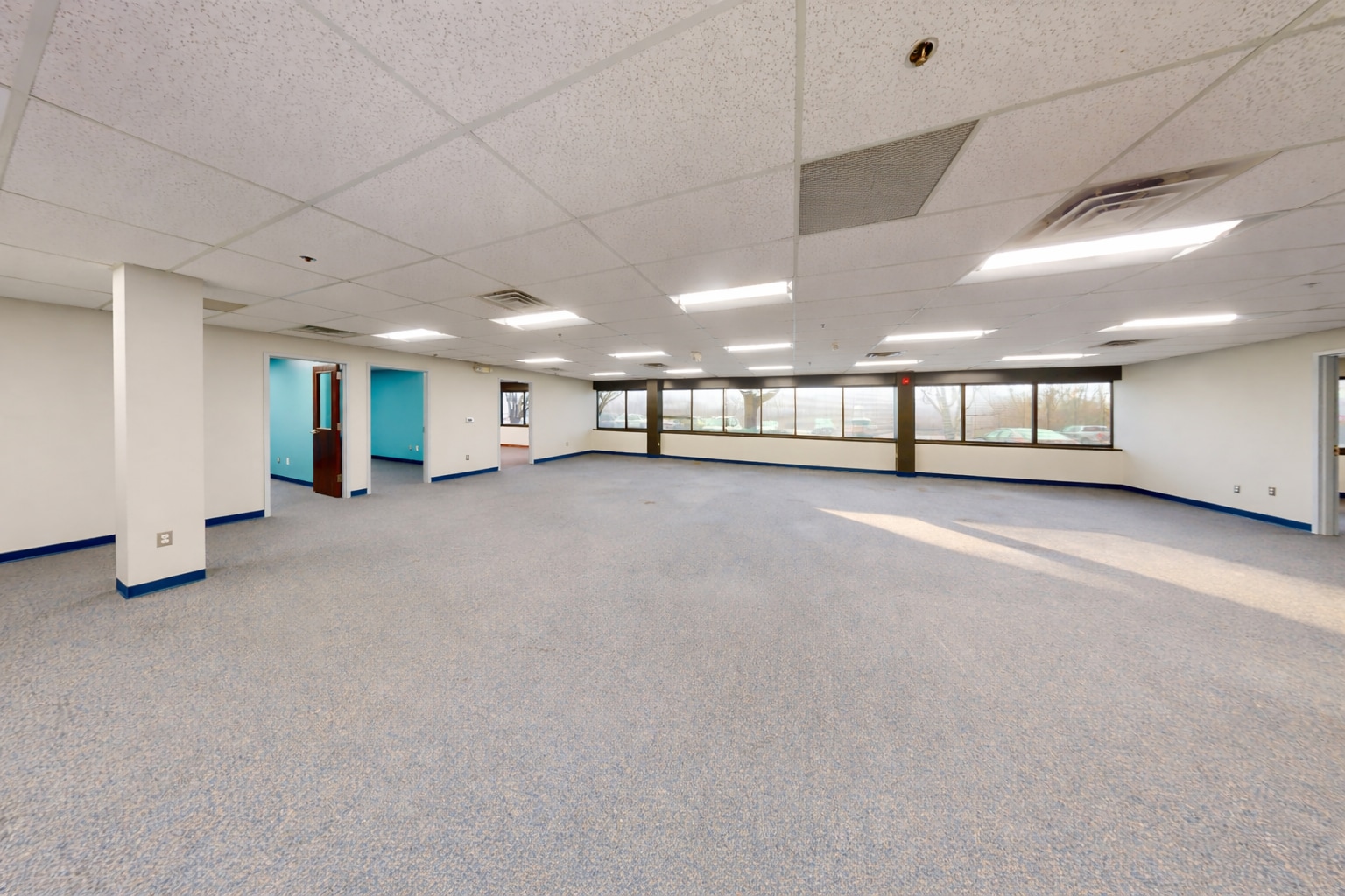 555 Briarwood Cir, Ann Arbor, MI à louer Photo intérieure– Image 1 sur 4