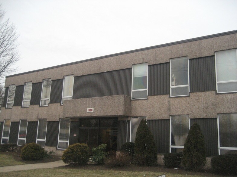 1550 Park Ave, South Plainfield, NJ à louer - Photo principale – Image 1 sur 8