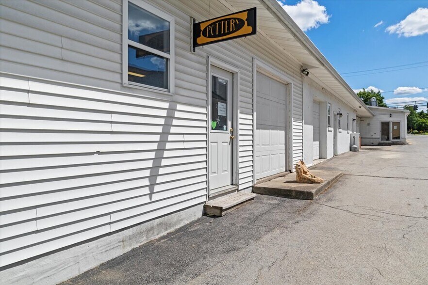 8732 Main St, Honeoye, NY à vendre - Photo de l’immeuble – Image 2 sur 37