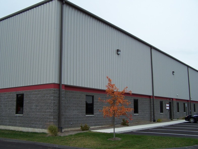 140 Padgette St, Chicopee, MA à louer - Photo de l’immeuble – Image 2 sur 8