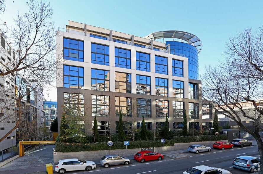 Avenida De Manoteras, 30, Madrid, Madrid à louer - Photo de l’immeuble – Image 3 sur 8